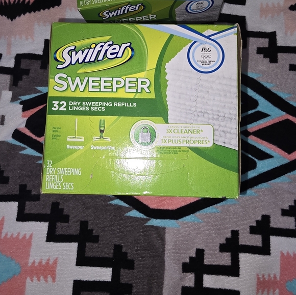 Swiffer dry sweeping refills. - Picture 2 of 4